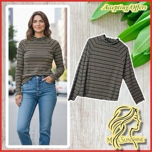 Bubble B NEW - Sz XXL - striped 3% spandex turtleneck scalloped trim -